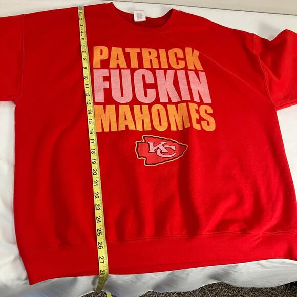 Kansas City Chiefs Patrick F%*#*%# Mahomes Crewneck Sweatshirt Red Size XL - Picture 7 of 7